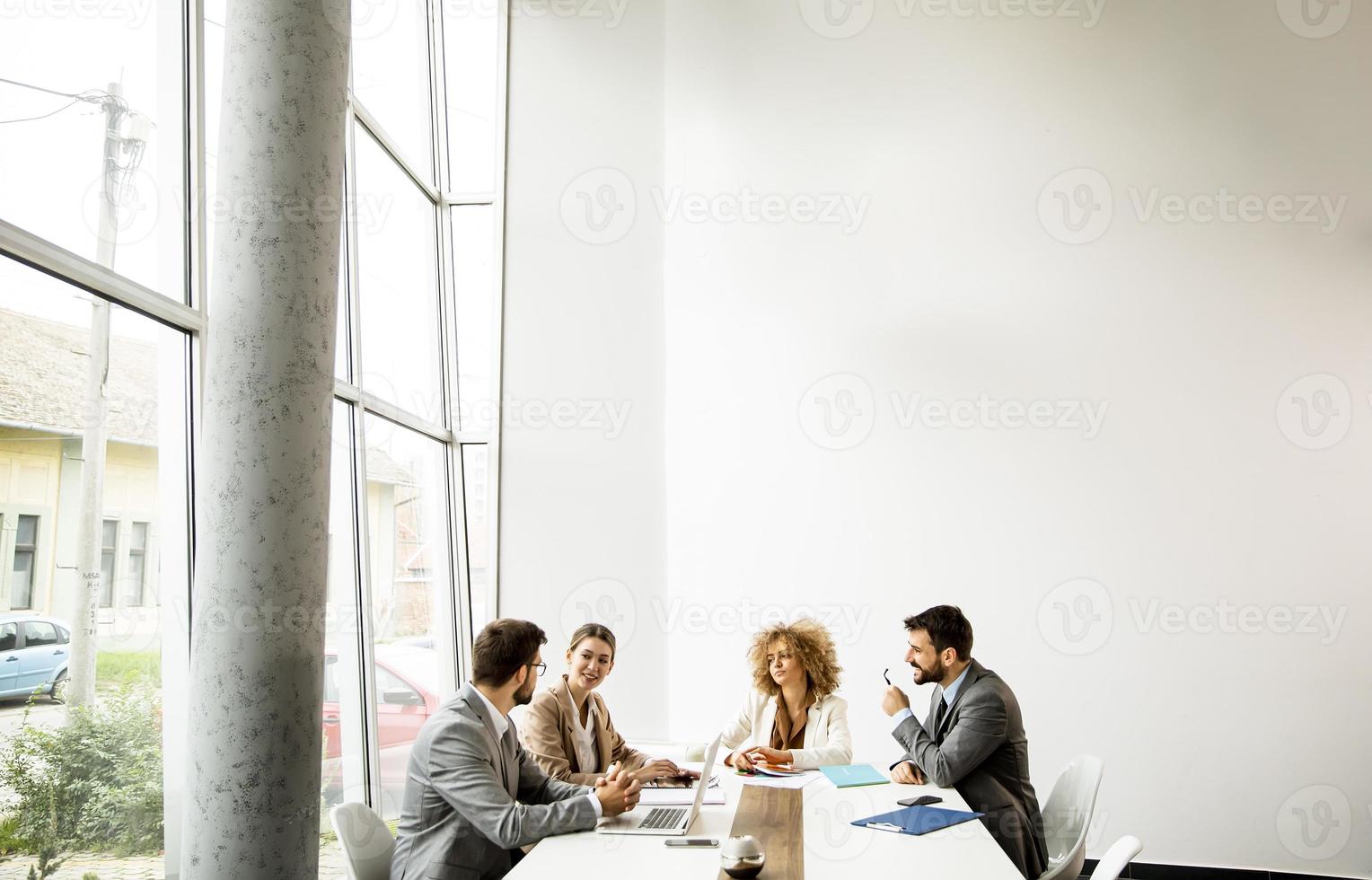 professionals die met exemplaarruimte samenkomen foto