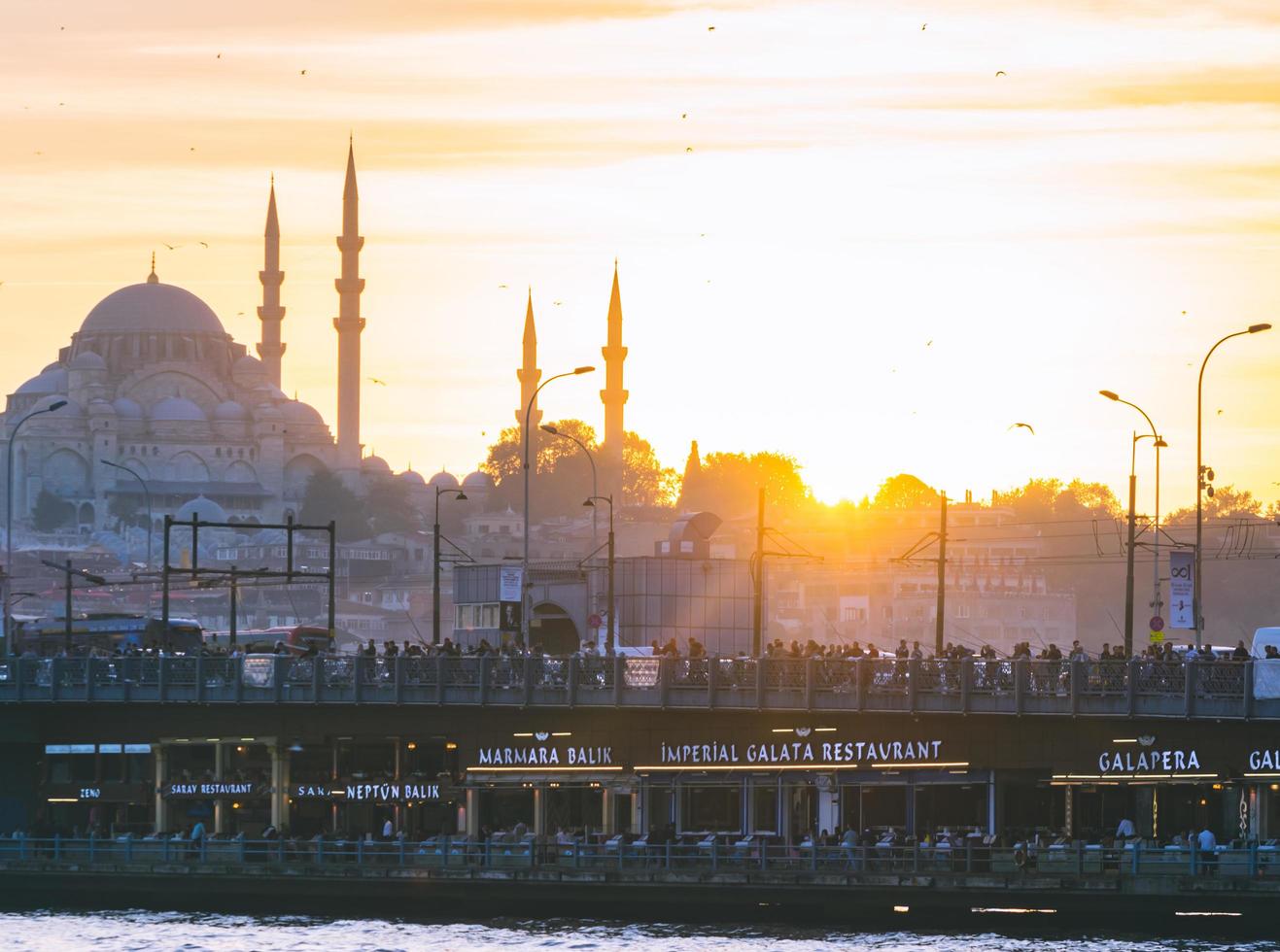 zonsondergang in Istanbul, Turkije foto