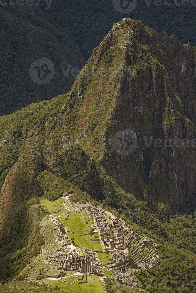 ruïnes van de verloren Inca-stad Machu Picchu en Wayna Picchu bij Cusco in Peru foto