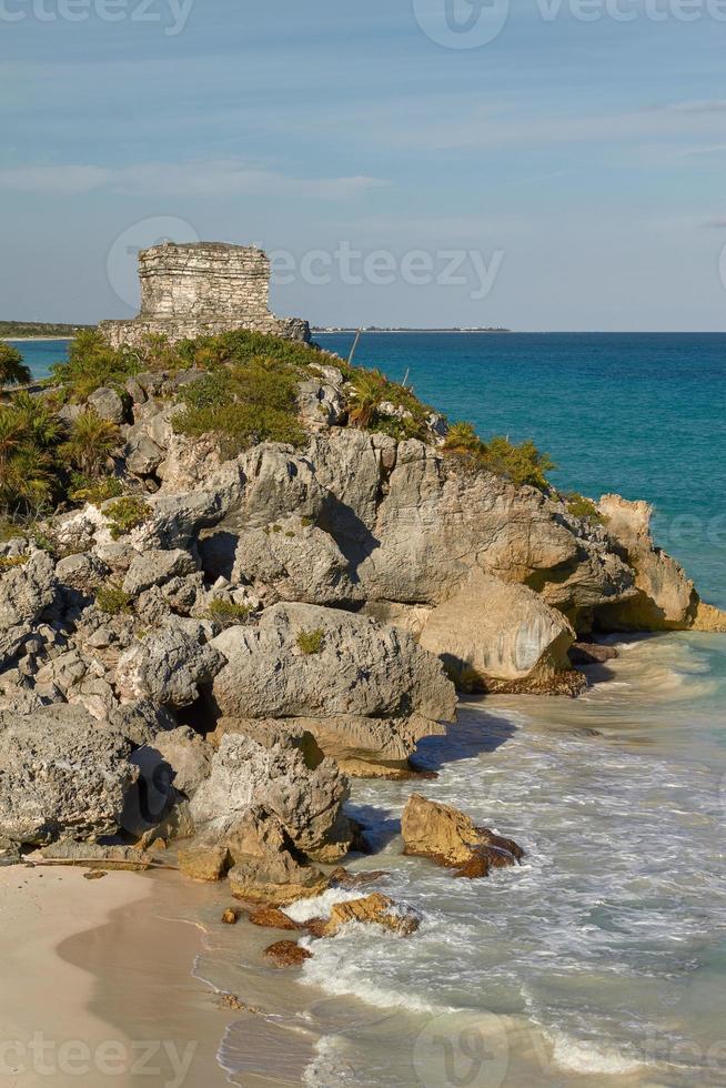 god van de windtempel in tulum, mexico foto