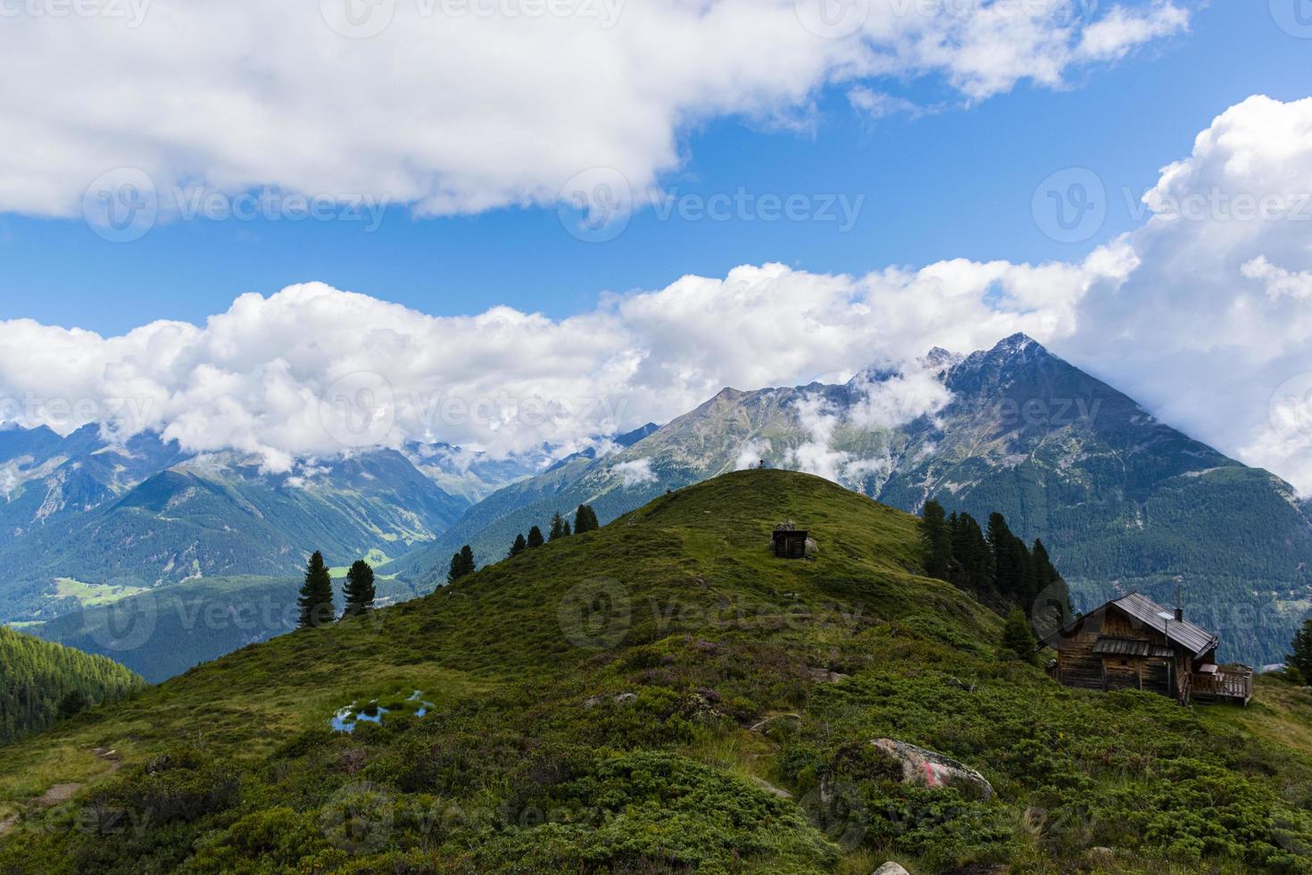 berghut en wolken foto