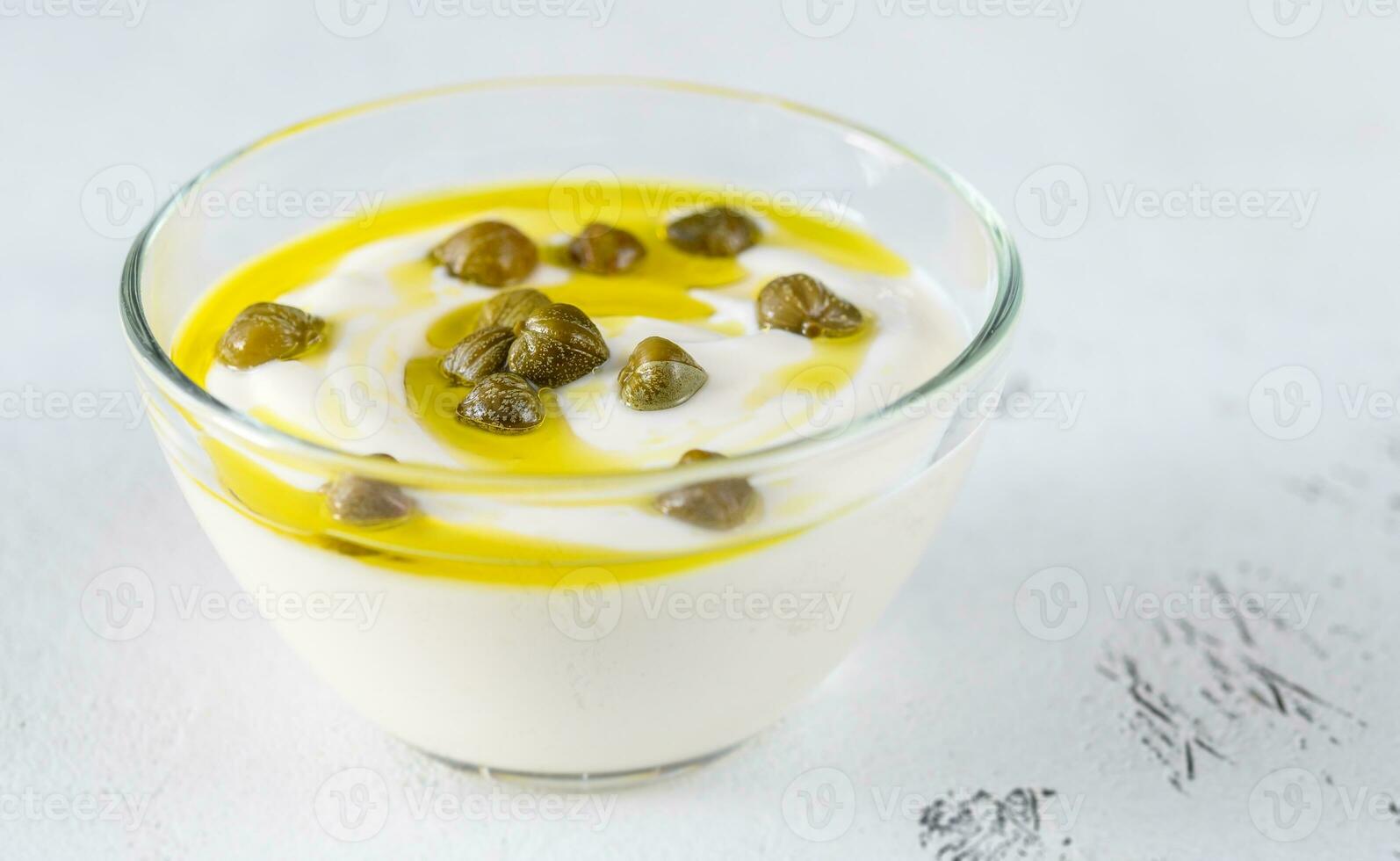 Griekse yoghurt kappertjes dip foto