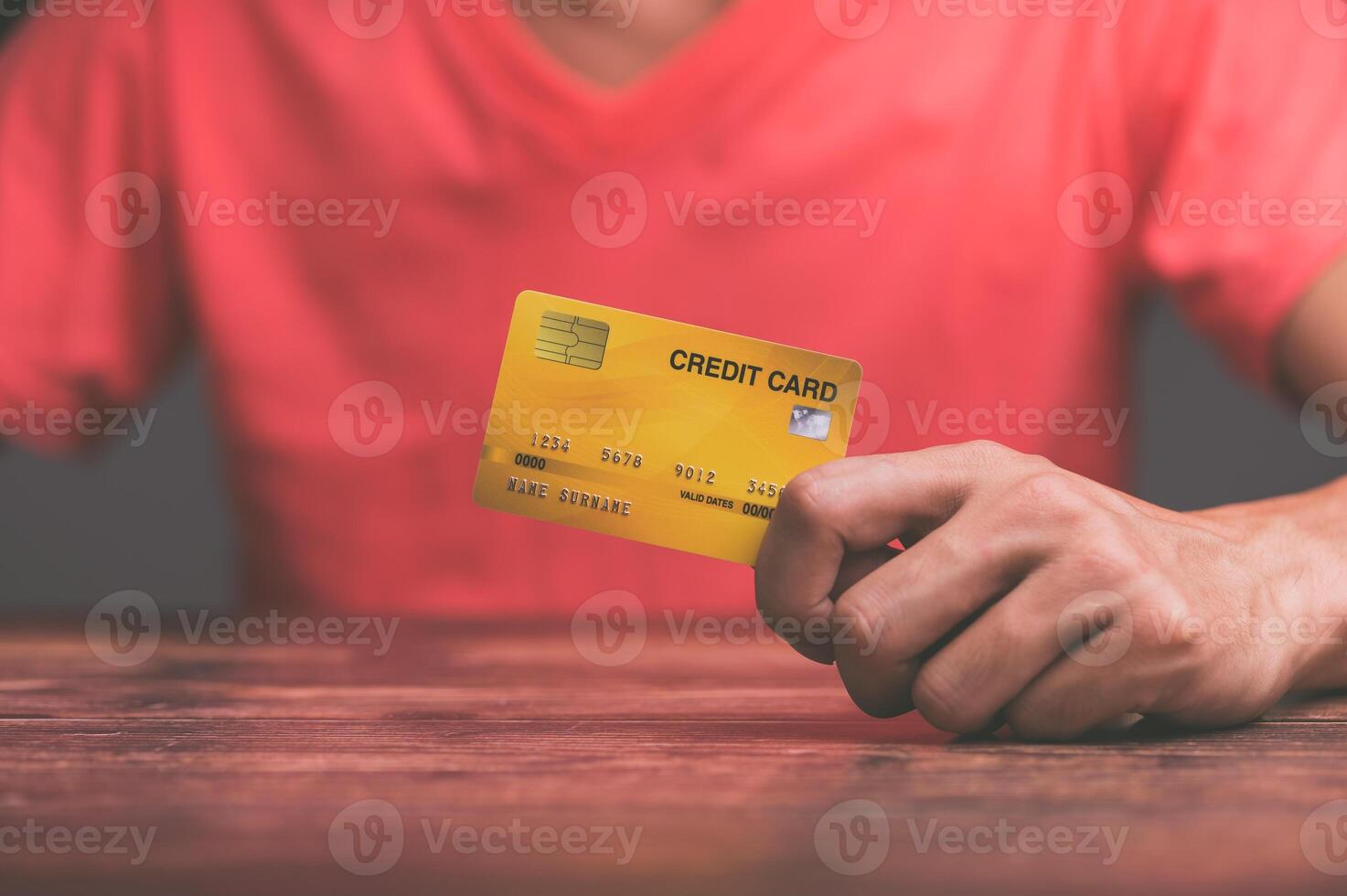 zakenmensen hebben creditcards foto