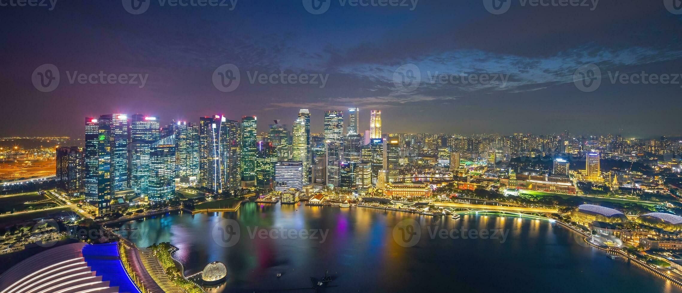 downtown stad horizon waterkant, stadsgezicht van Singapore foto