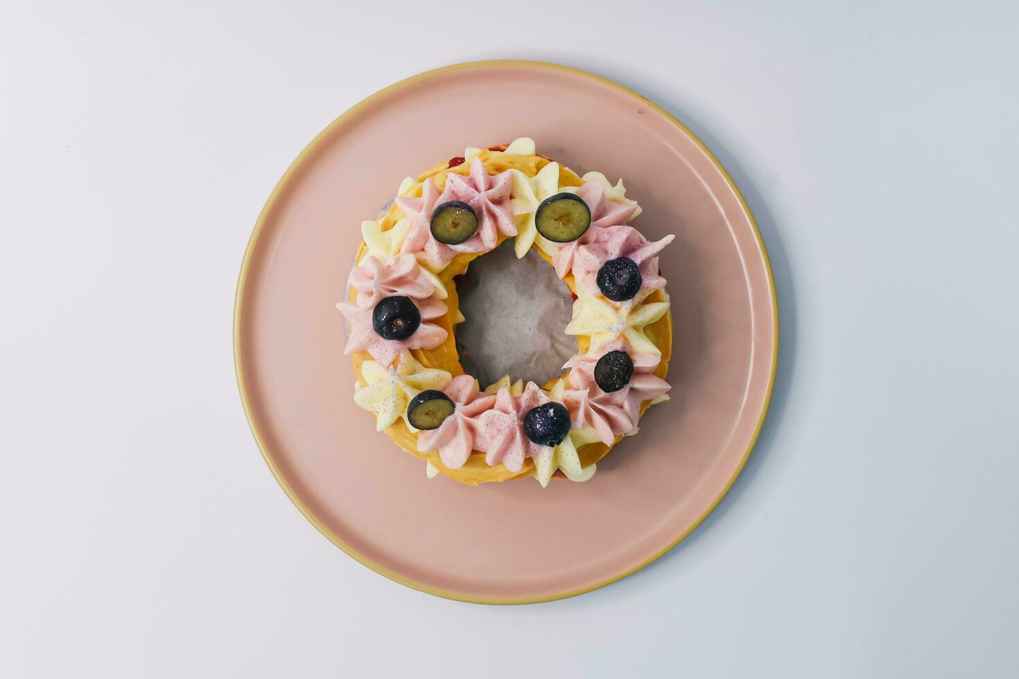 achtergrond van kleurrijk cakes met fruit- dichtbij omhoog van cakes foto