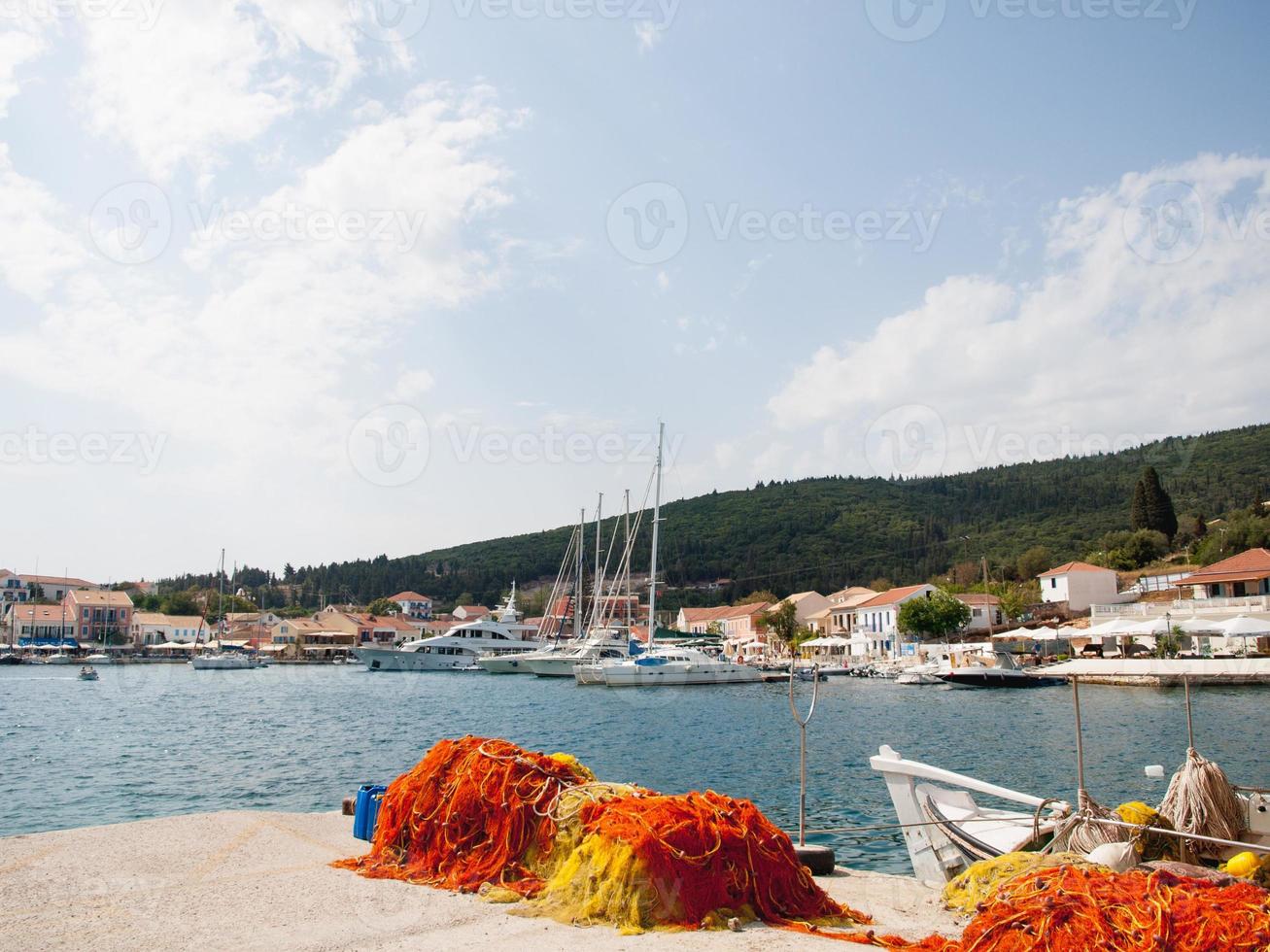 visnetten op het eiland kefalonia, griekenland foto