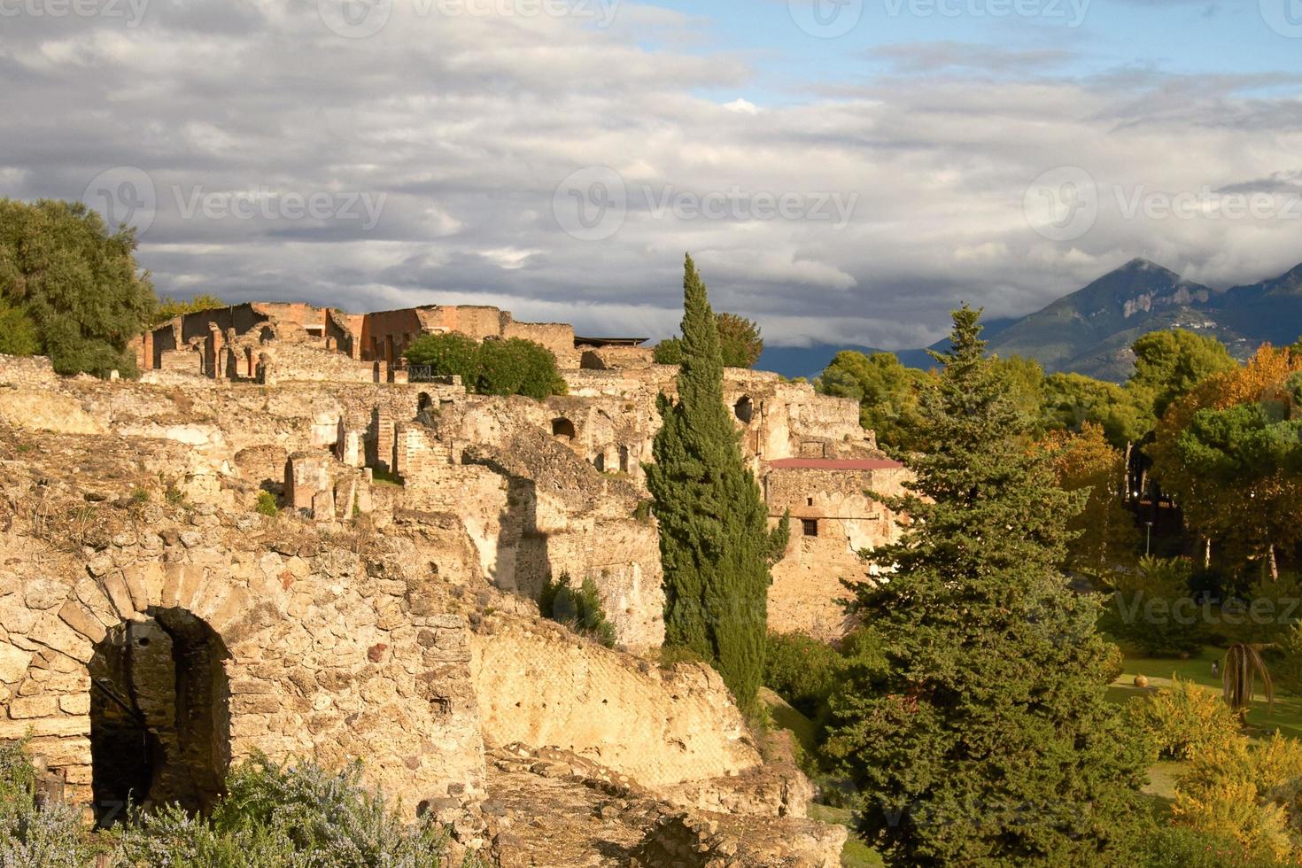 ruïnes en overblijfselen van de stad Pompeii Italië foto