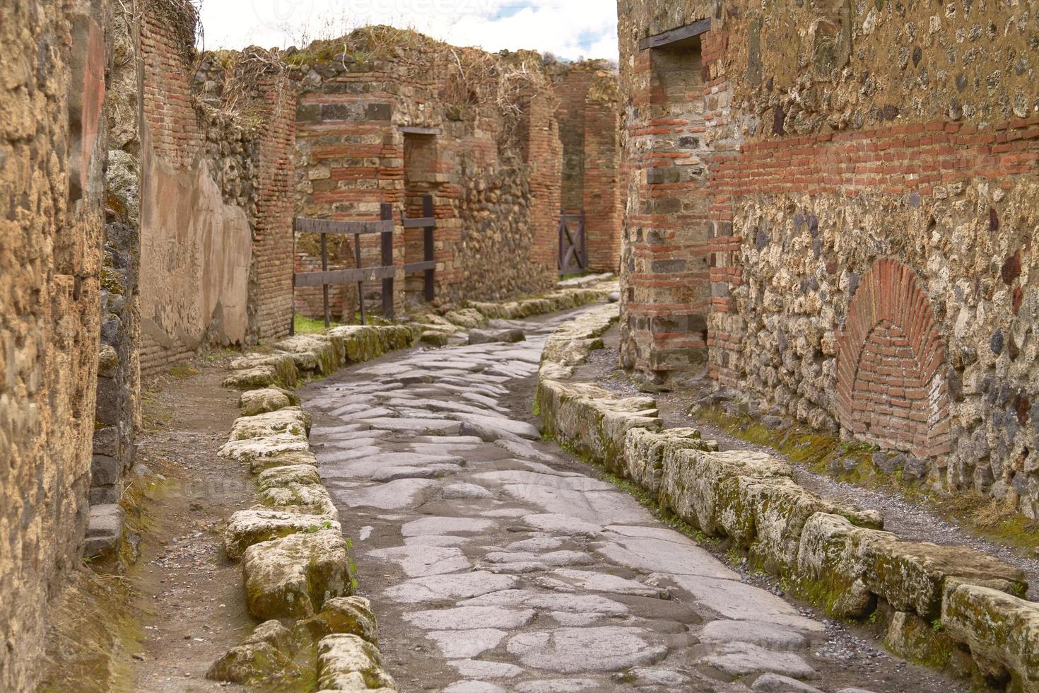 overblijfselen van de straat in Pompei, Italië foto
