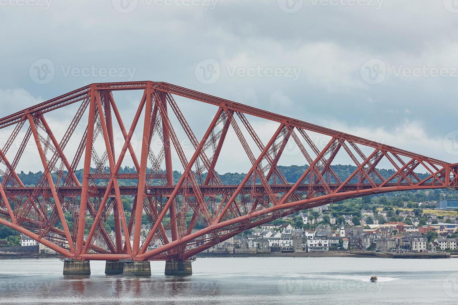 de vierde spoorbrug Schotland verbindt South Queensferry Edinburgh met North Queensferry Fife foto