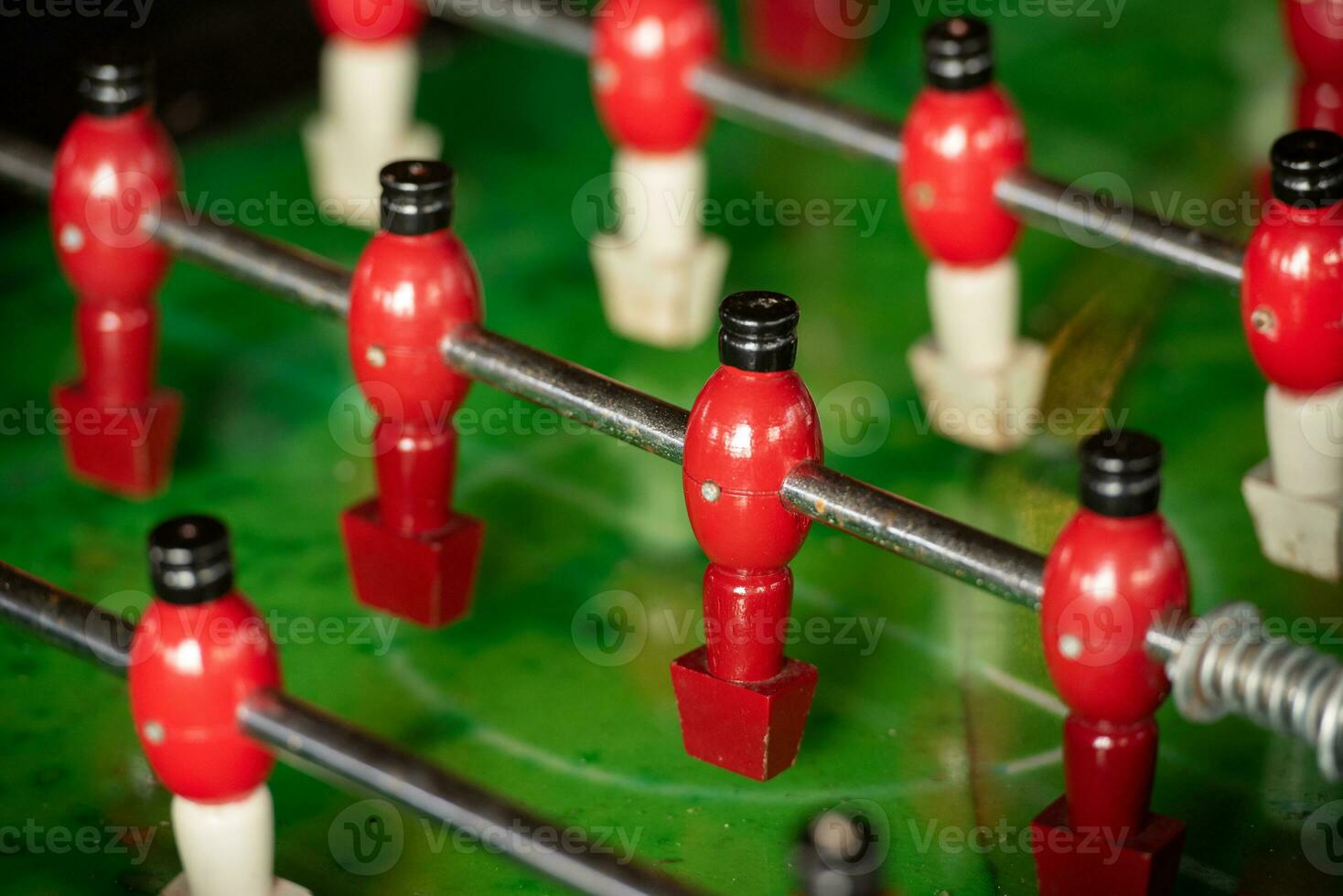 rood en groen voetbal ballen spel houten speelgoed- foto