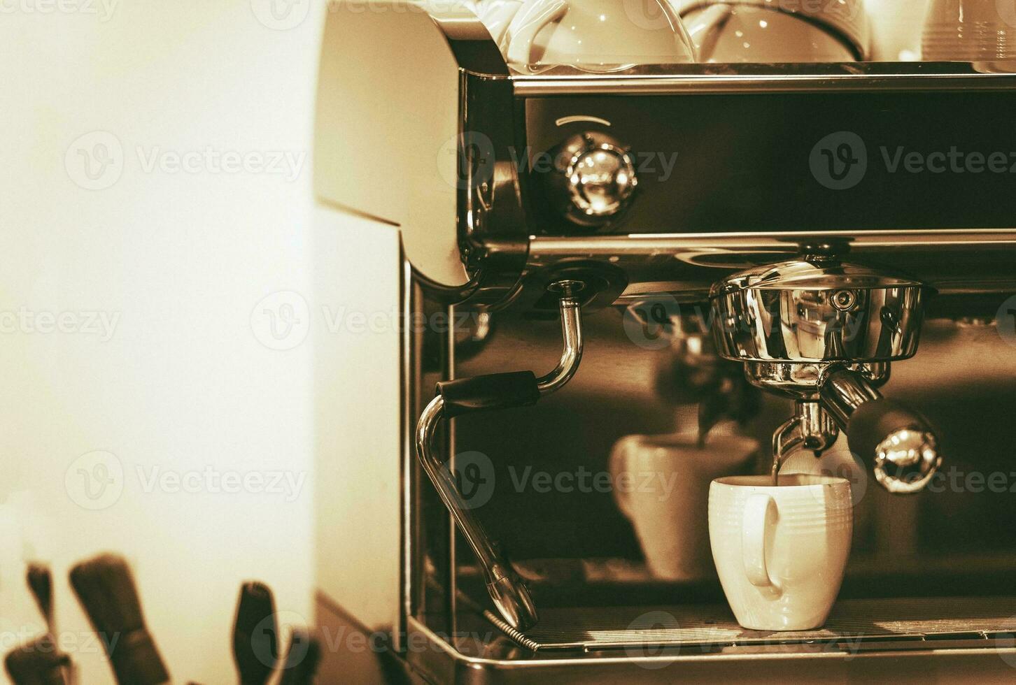 maken kop van cappuccino foto
