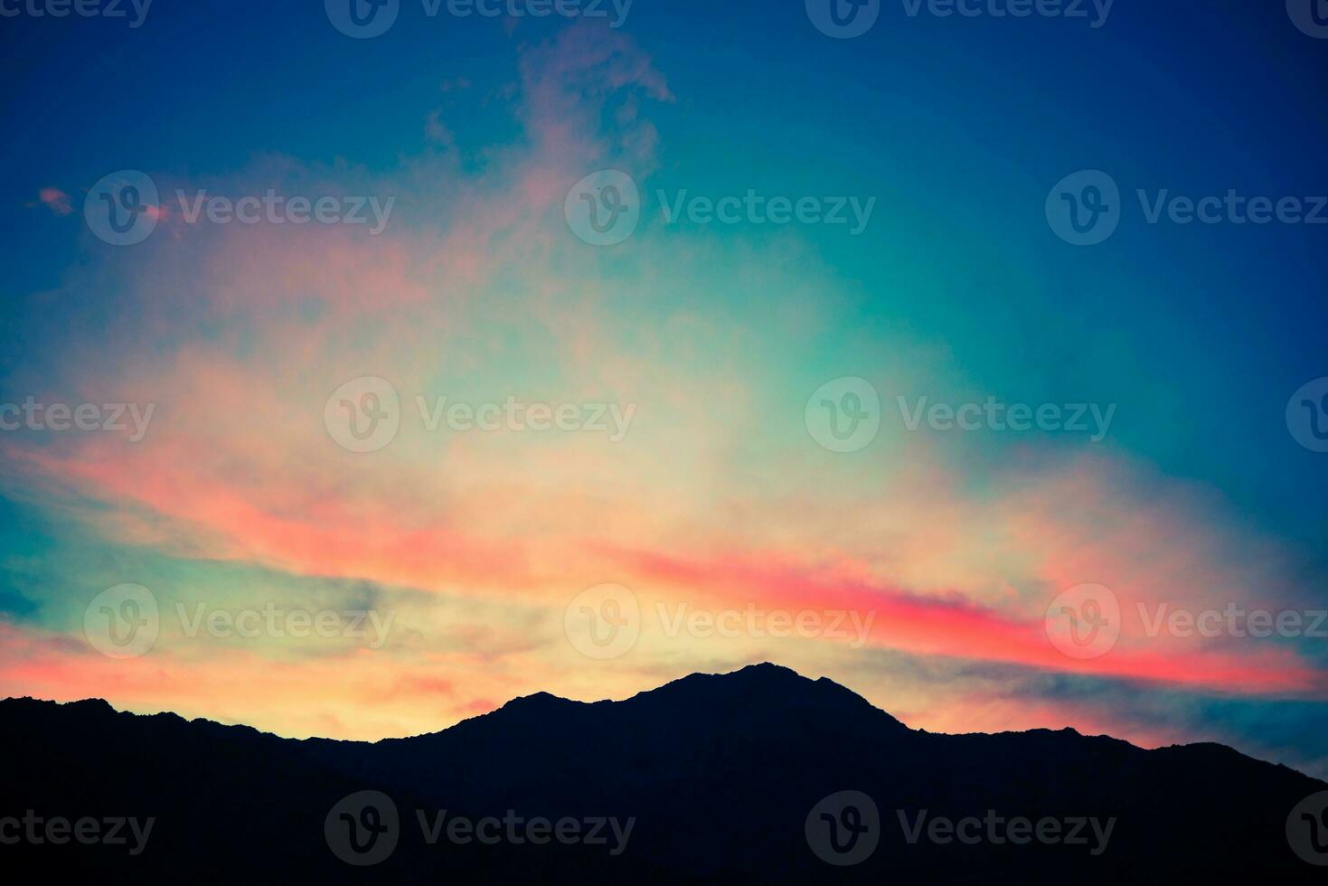 toneel- berg zonsondergang foto
