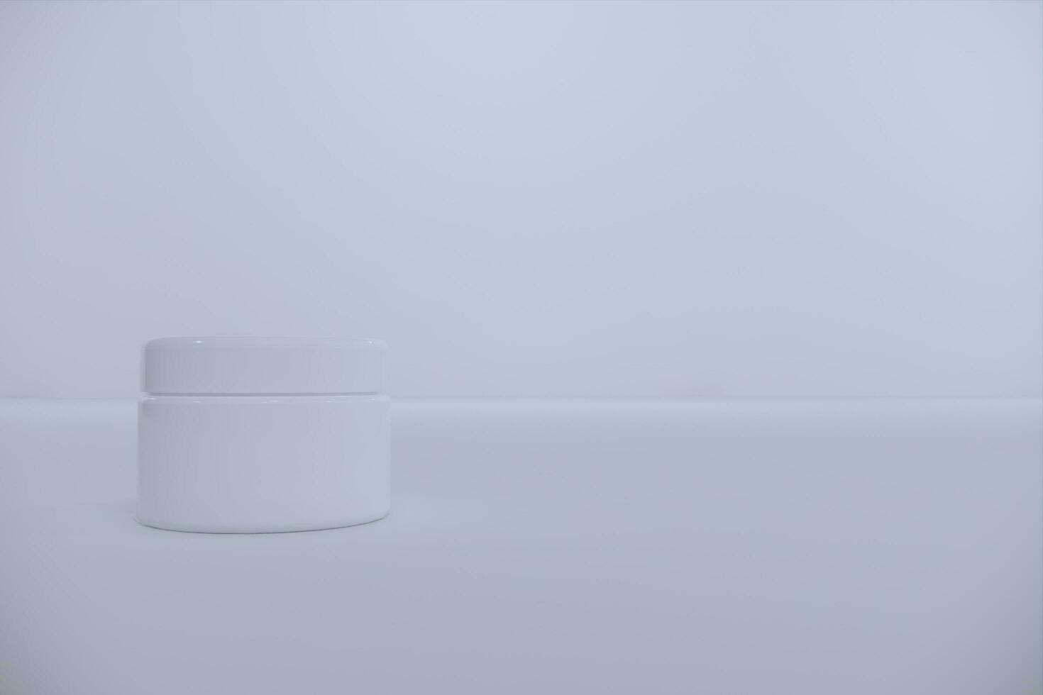 wit blanco glanzend kunstmatig plastic pot bespotten omhoog sjabloon Aan geïsoleerd wit achtergrond, kunstmatig houder voor lichaam room, gel, boter, bad zout, huid zorg, poeder. 3d illustratie foto