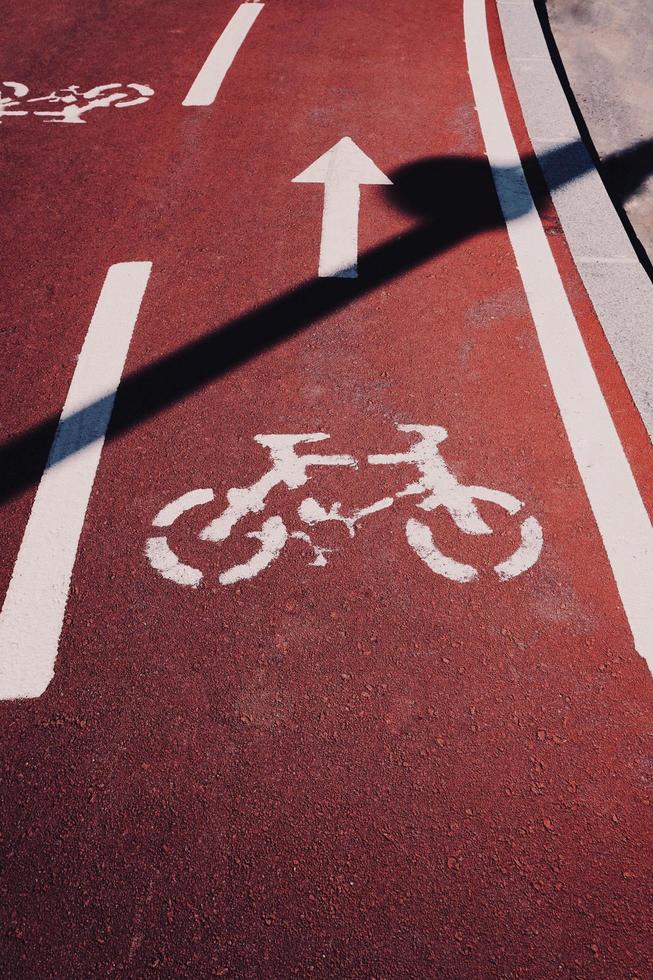 fiets verkeersbord op straat foto