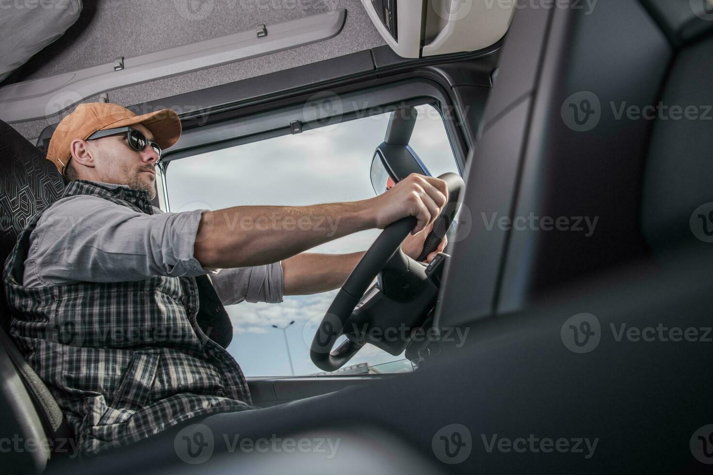 vrachtauto reclame bestuurder foto
