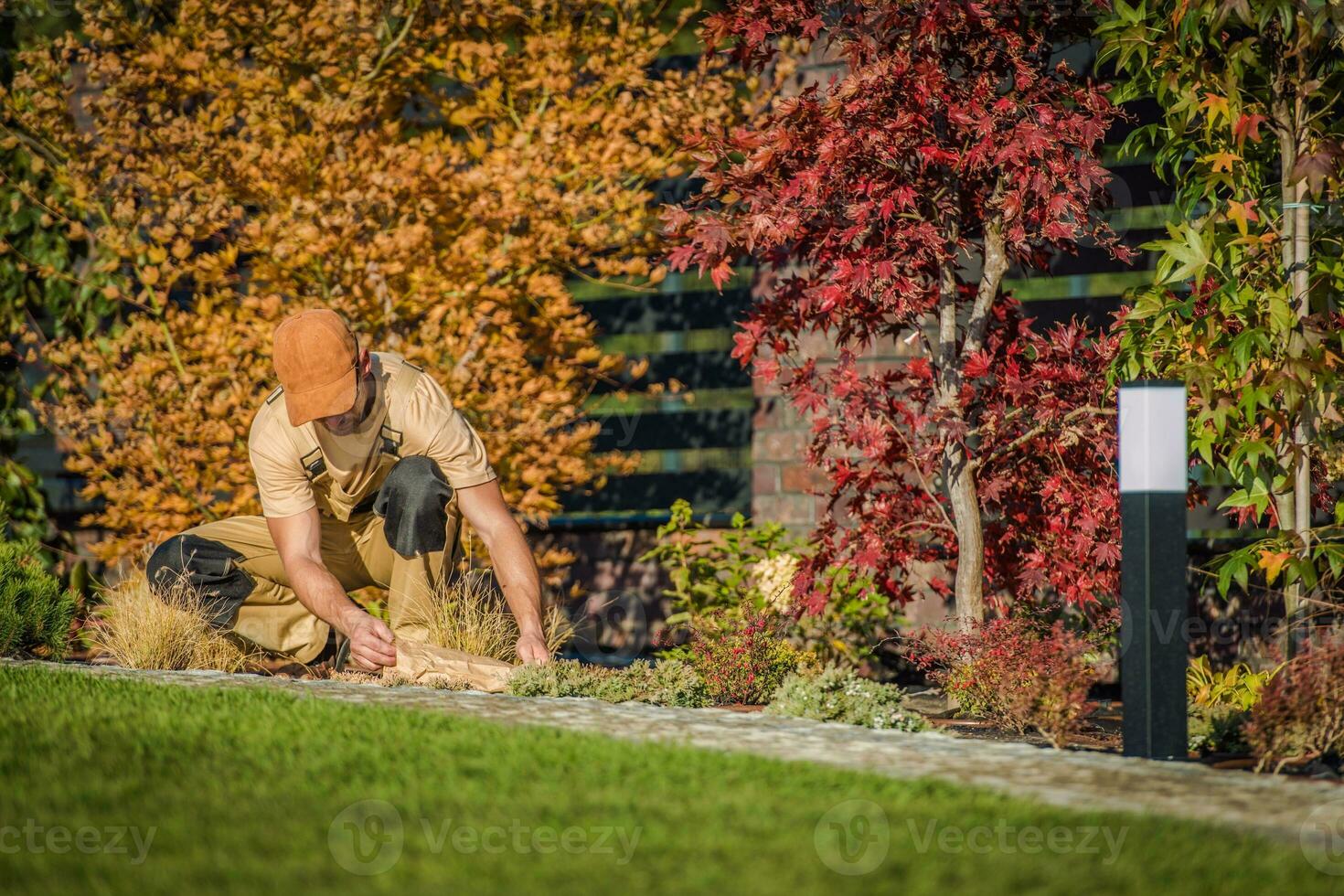 vallen seizoen tuin werken foto