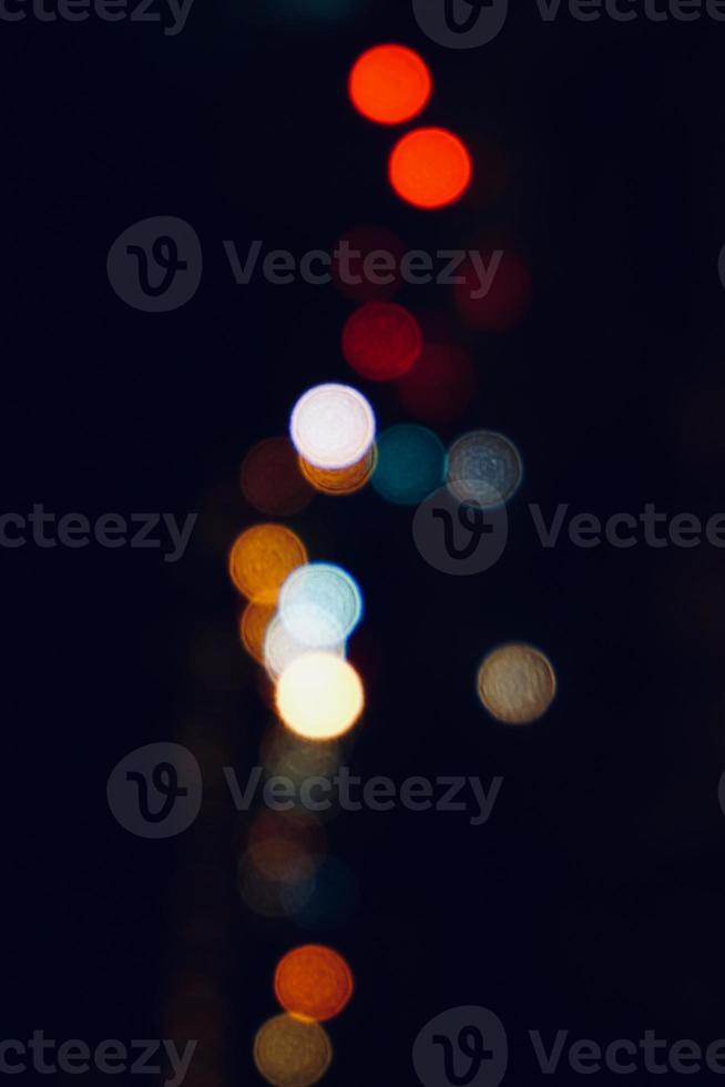 kleurrijke straatverlichting 's nachts foto