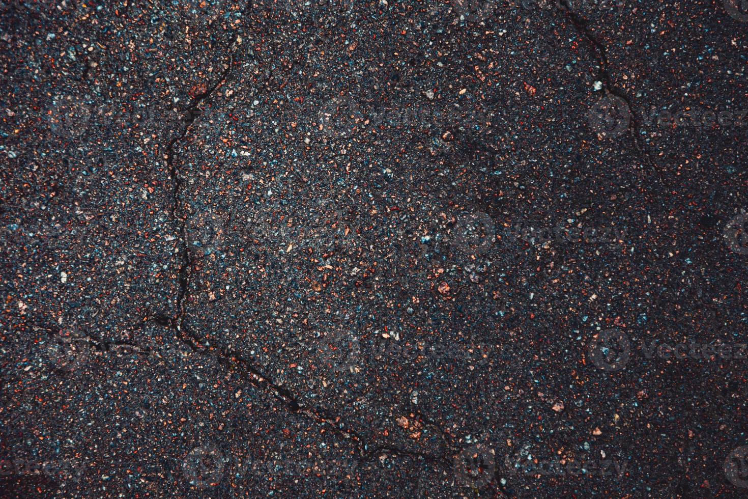 glanzend nieuw zwart asfalt foto