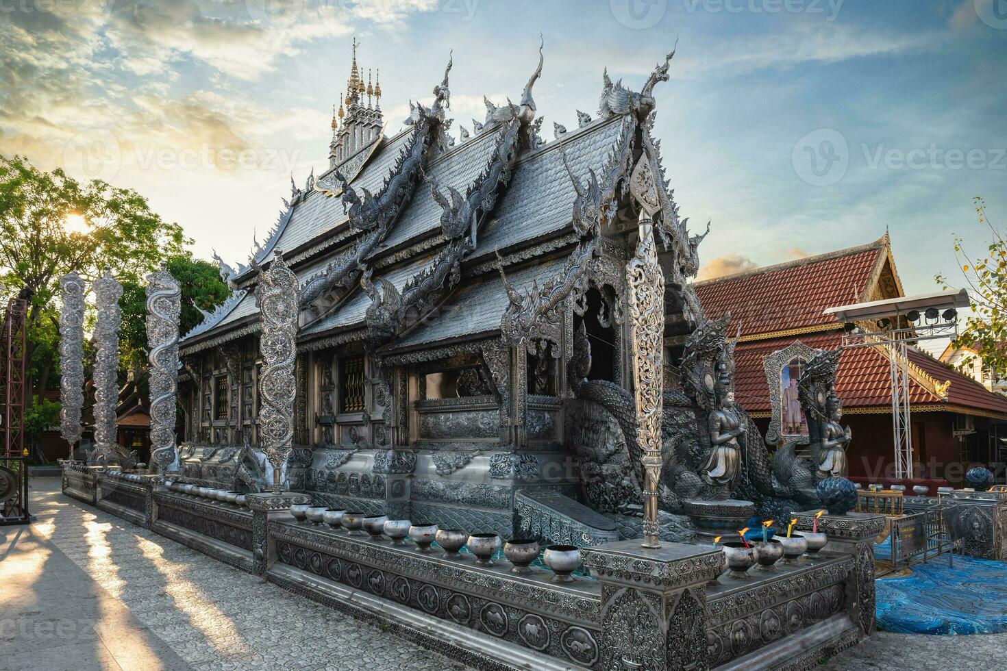wat si suphan, oftewel zilver tempel, in Chiang mei, Thailand foto