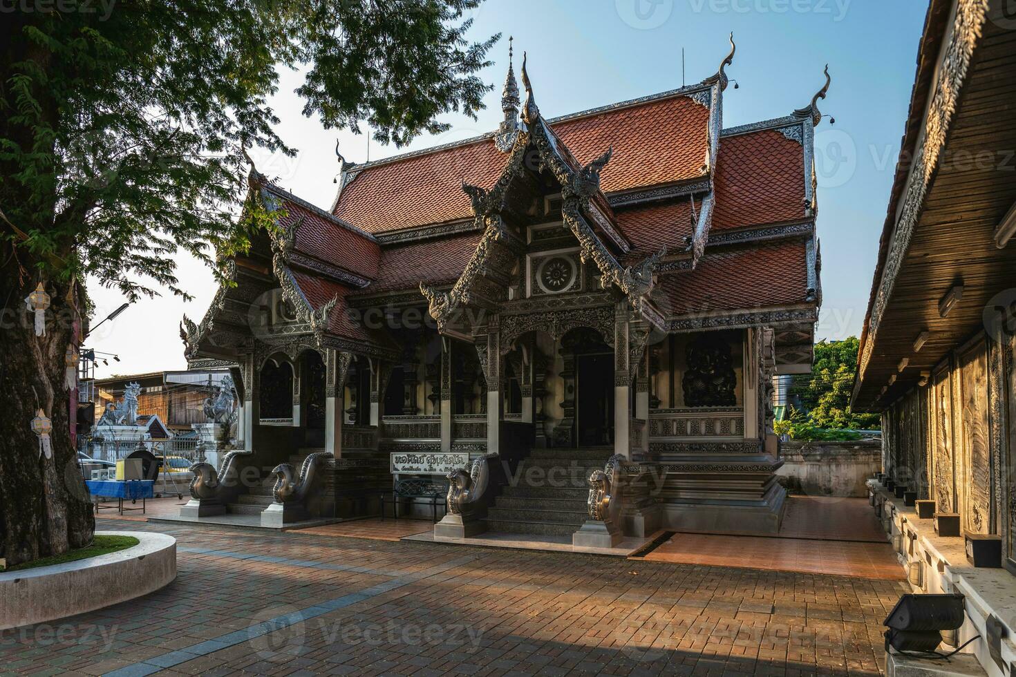 wat muen san, de tweede zilver tempel in Chiang mei, Thailand. foto