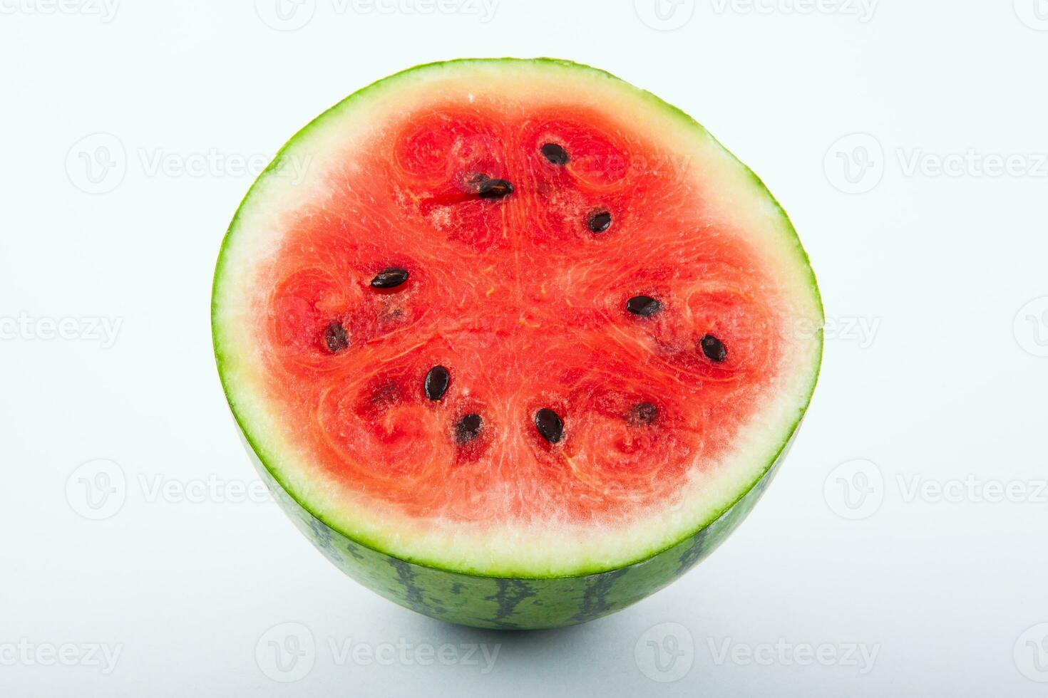 watermeloen geïsoleerd Aan wit achtergrond. citrullus lanatus foto