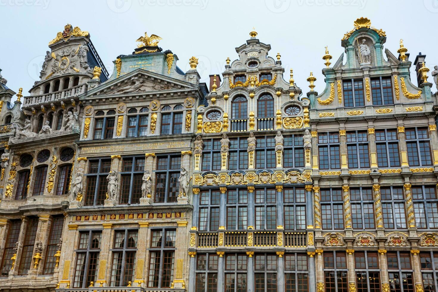 facade van de historisch gilde huizen van de groots plaats in Brussel gebouwd in de veertiende eeuw foto