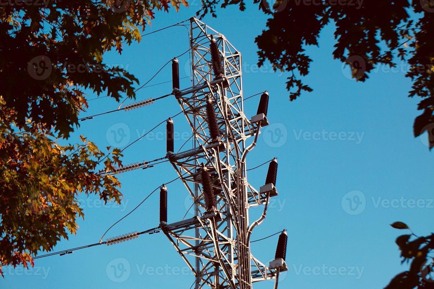 krachtoverbrenging toren elektriciteitstoren foto