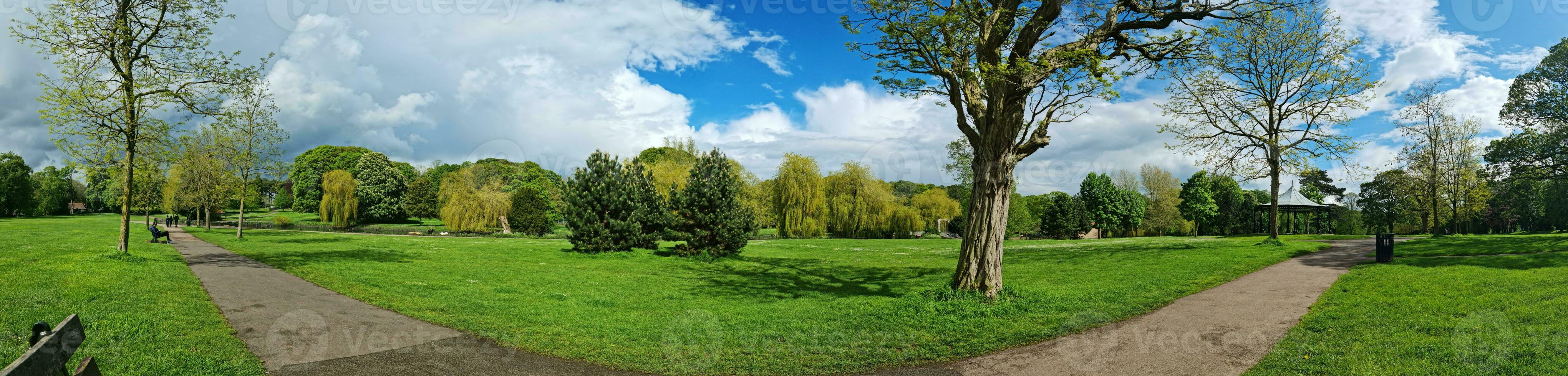 mooi visie van een lokaal openbaar park van Engeland uk foto