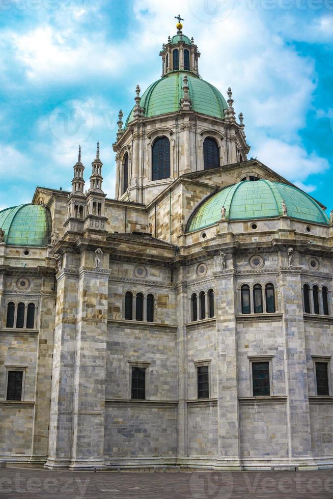 buitenaanzicht van de kathedraal van como duomo di como foto