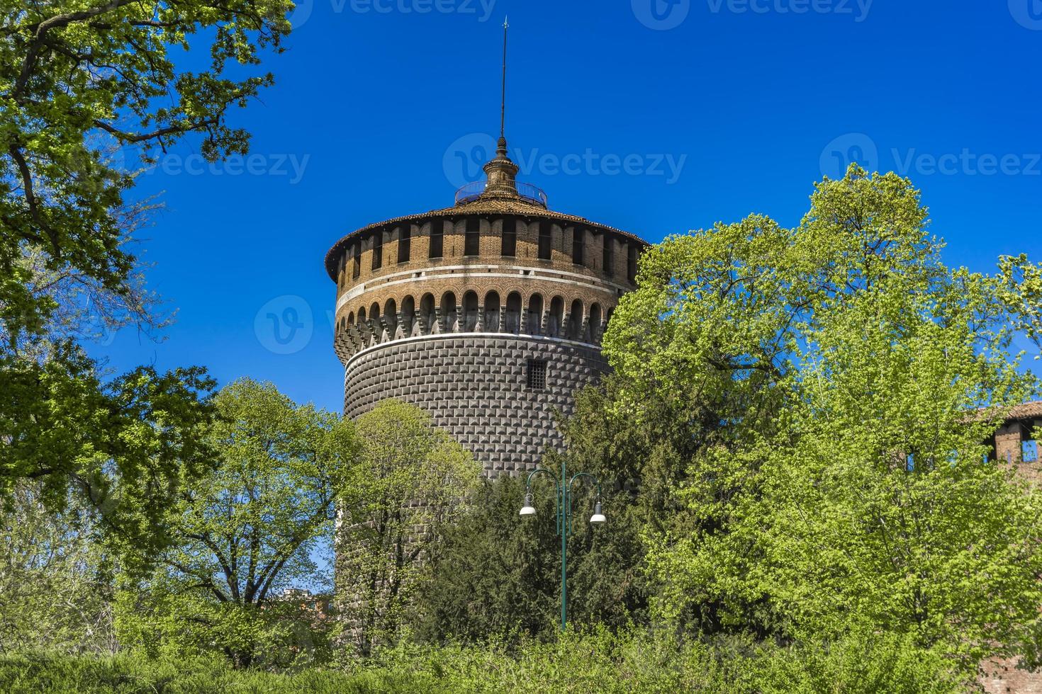 sforza kasteel in milaan, italië foto