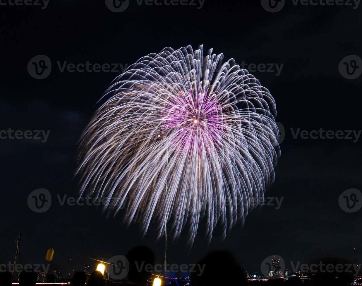 vuurwerkfestival in de zomer in tokyo foto