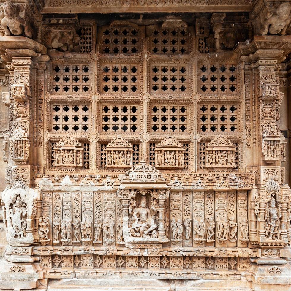 sahastra bahu-tempel in udaipur, rajasthan, india foto