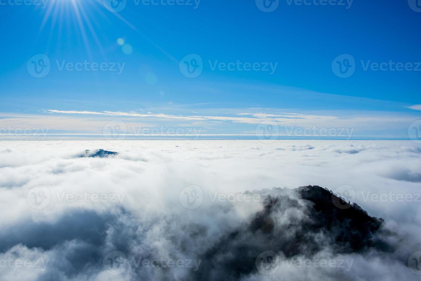 wolken en bergen vijf foto