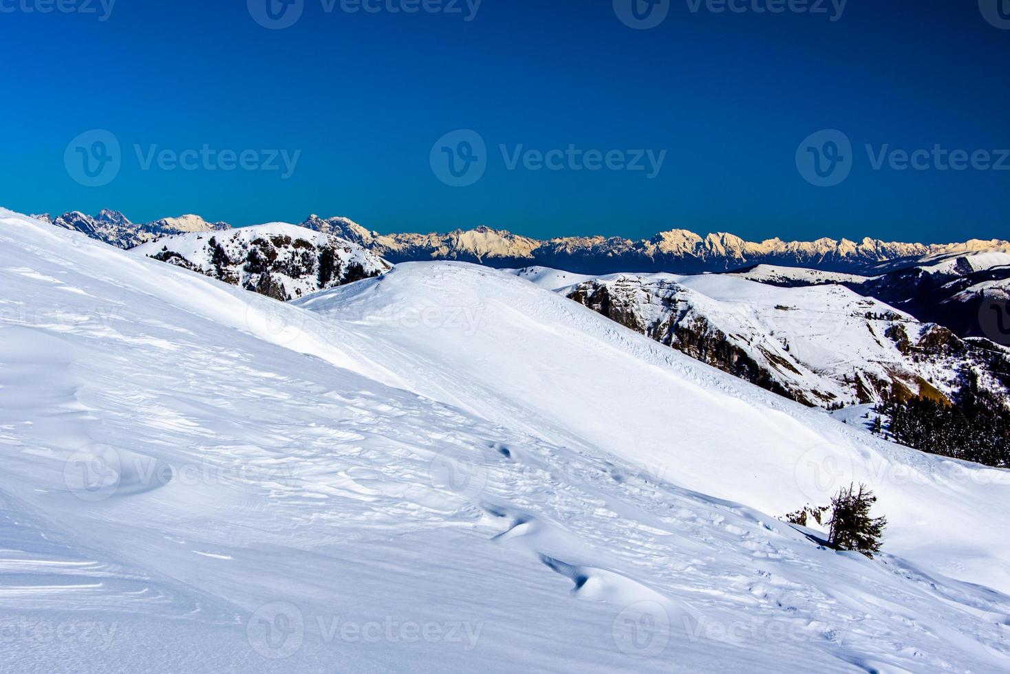 met sneeuw bedekte alpen één foto