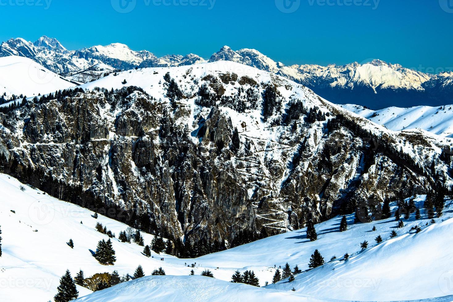 besneeuwde alpen vier foto