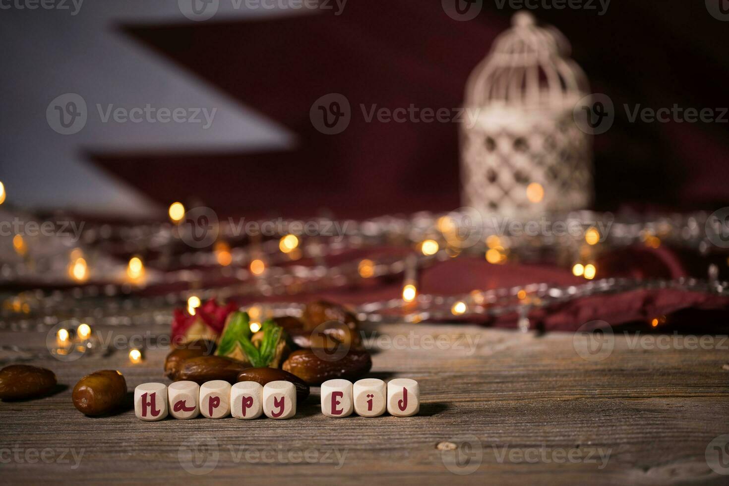 felicitatie gelukkig eid samengesteld van houten dobbelstenen foto