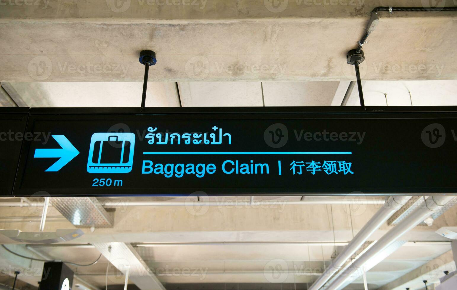 bagage beweren teken in de luchthaven foto