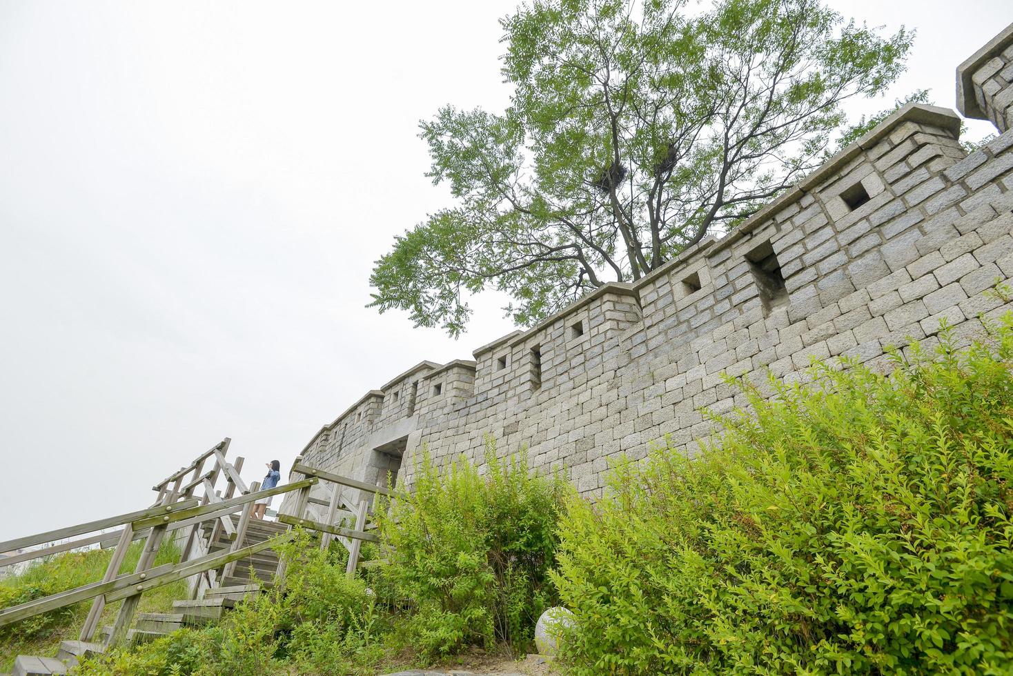 het fort van seoul op de berg Naksan foto