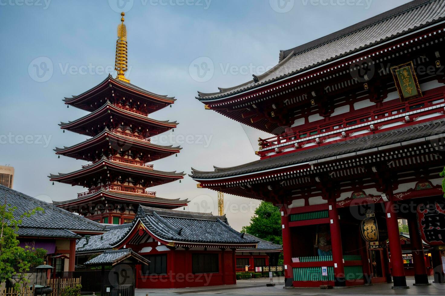 sensoji tempel Bij nacht in Tokio, Japan. sensoji tempel is de oudste boeddhistisch tempel in Tokio. foto