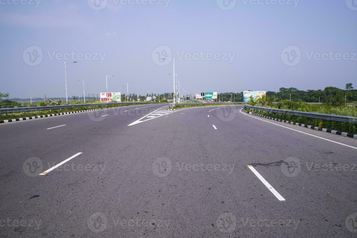 verdelen snelweg weg in bhanga uitwisseling van Bangladesh foto