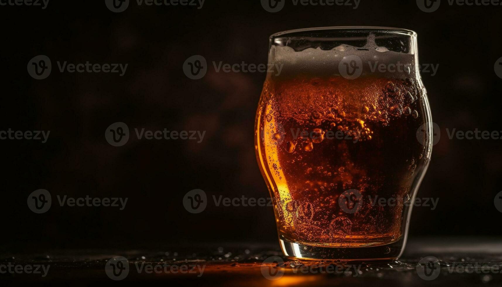 ijzig pint van gouden bier Aan hout gegenereerd door ai foto
