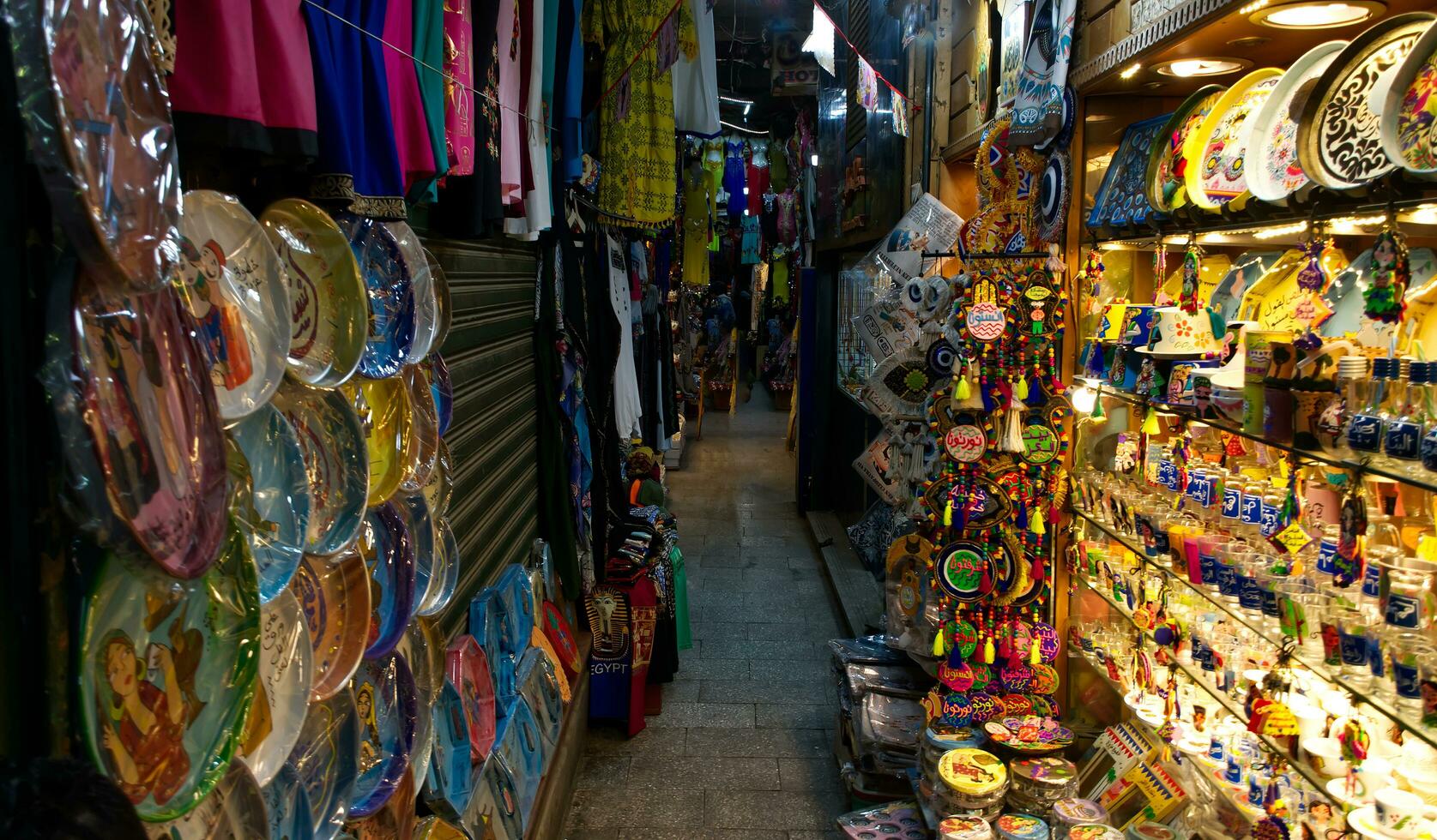 de oud straat markt. bazar van khan el-khalili, in Cairo. Egypte foto