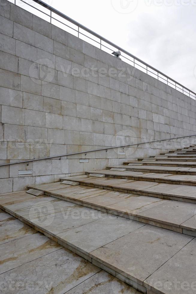 trappen architectuur in de stad foto