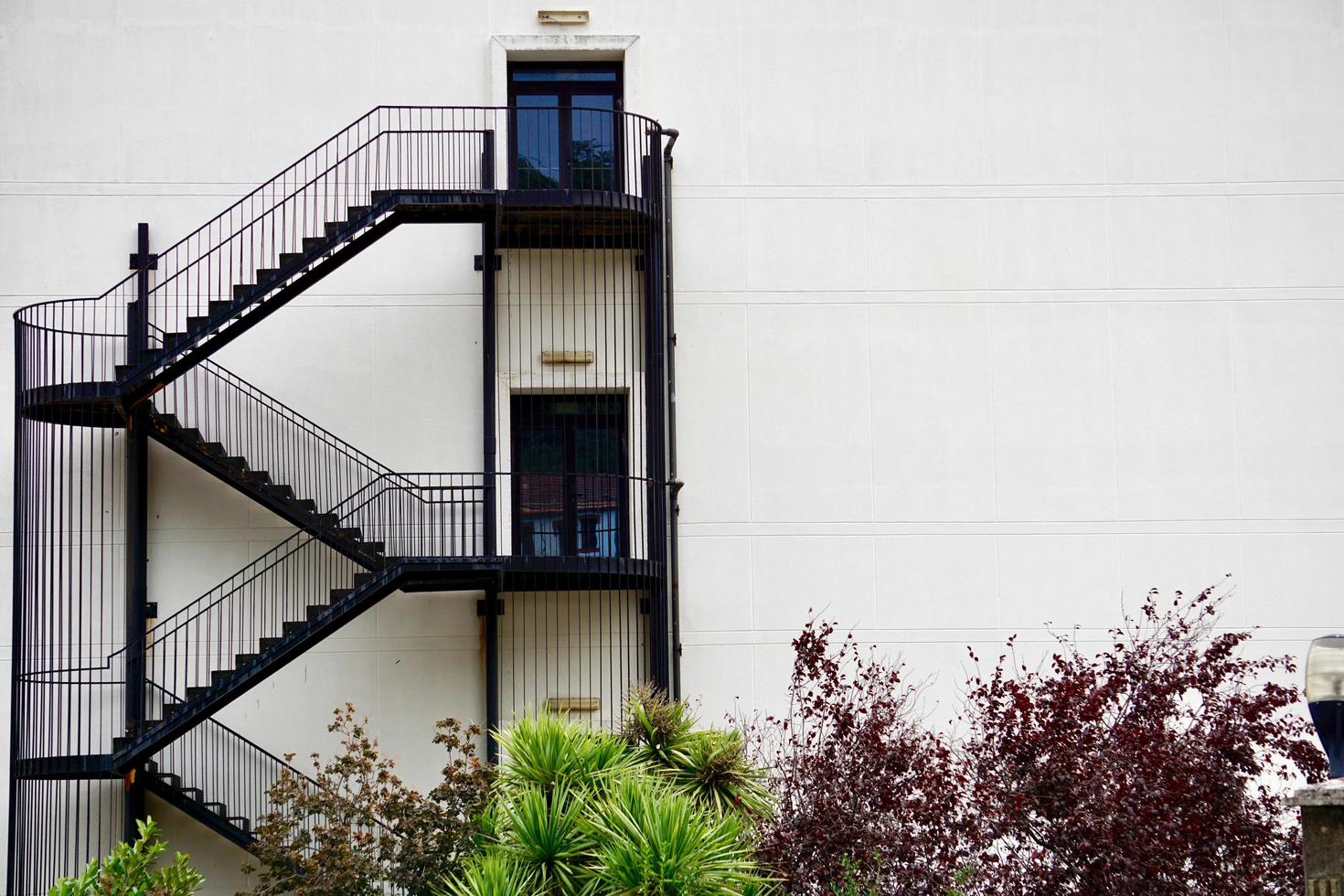 trappen architectuur in de stad foto