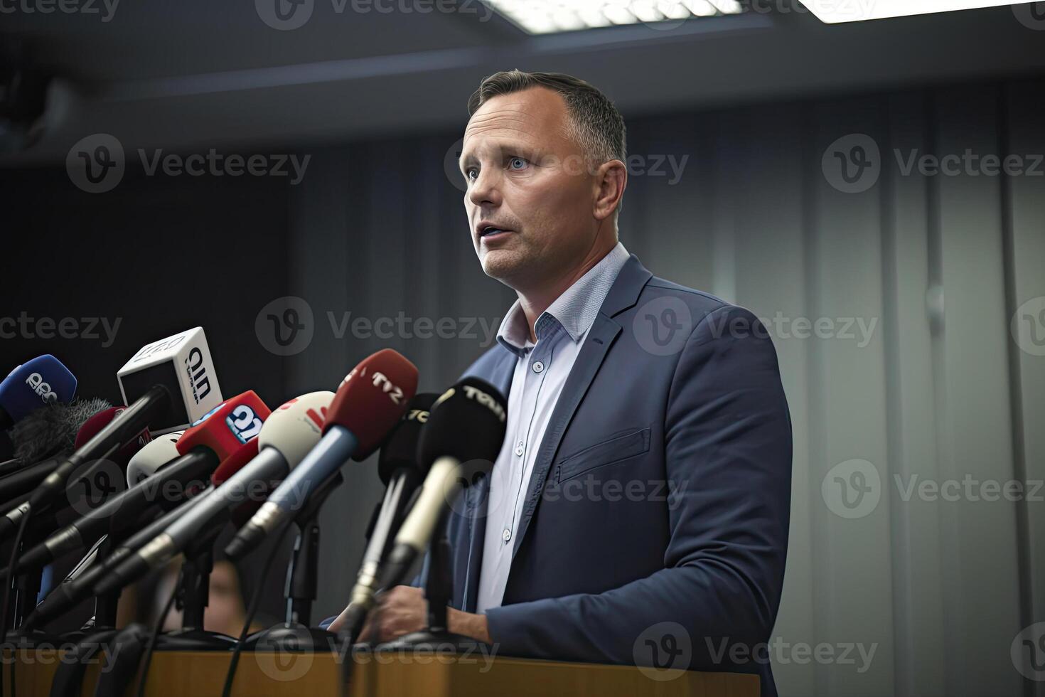 politicus geven toespraak Bij druk op conferentie. generatief ai foto