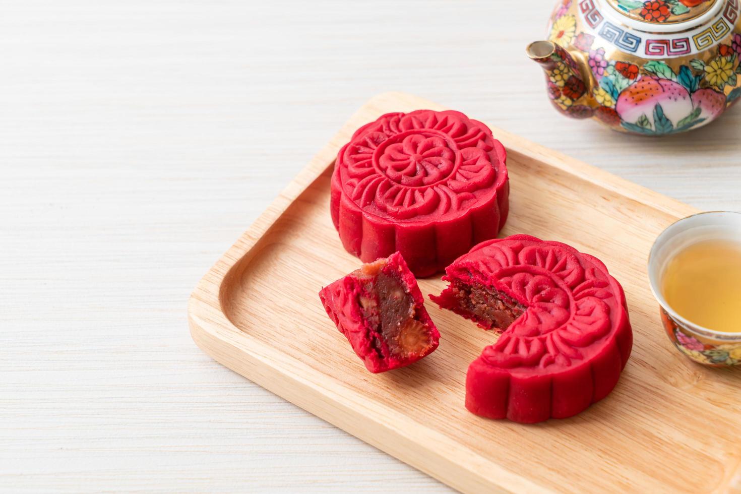 chinese moon cake aardbei rode bonen smaak foto