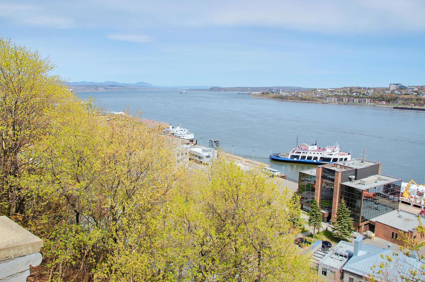 de St Lawrence River gezien vanuit Quebec City foto