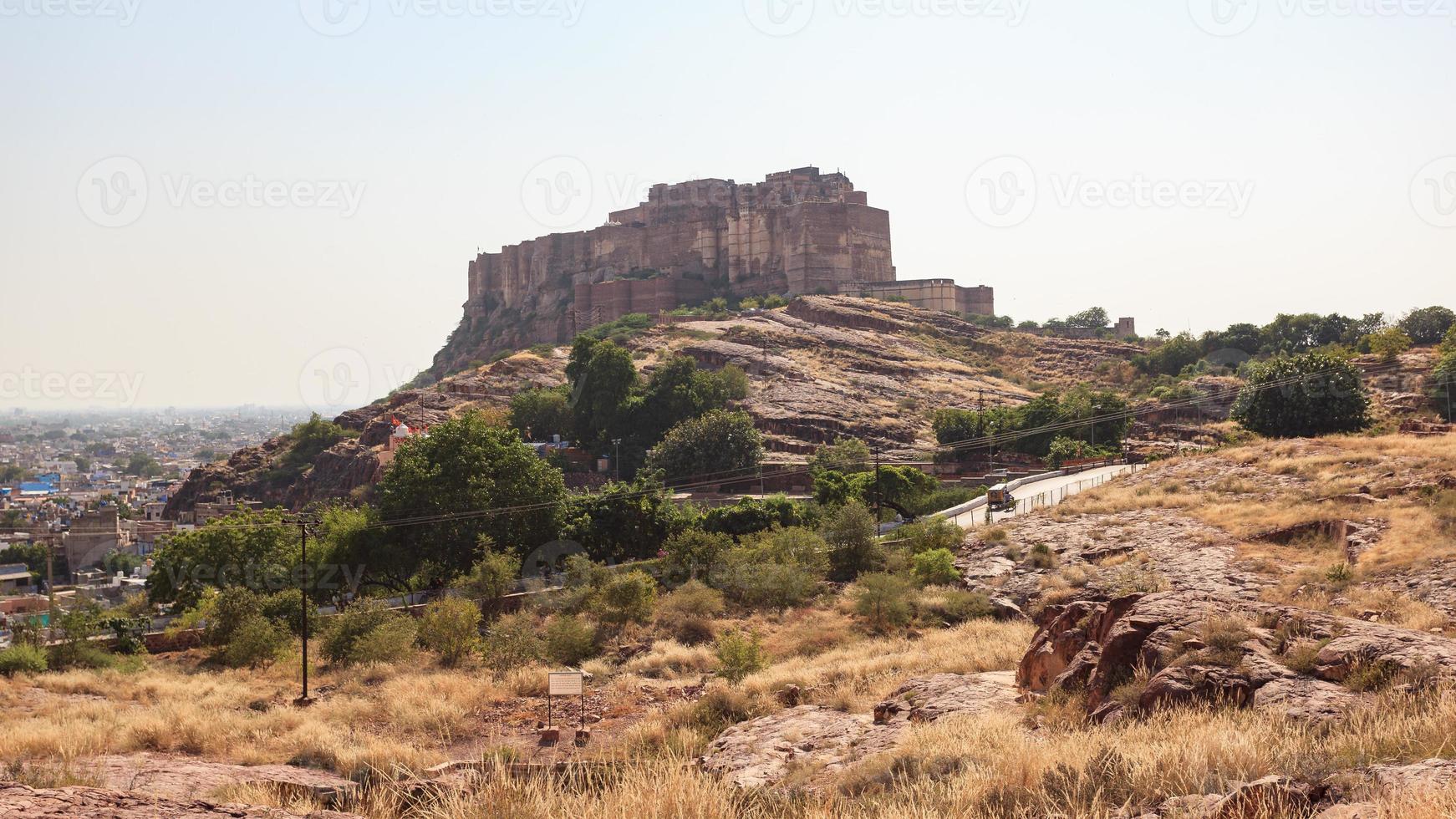 uitzicht op jodhpur fort van jaswant tanda mausoleum, jodhpur, rajasthan, india foto