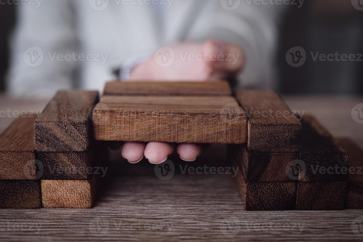 bedrijf of agent bedrijf ondersteuning klant om een obstakel te overwinnen; foto