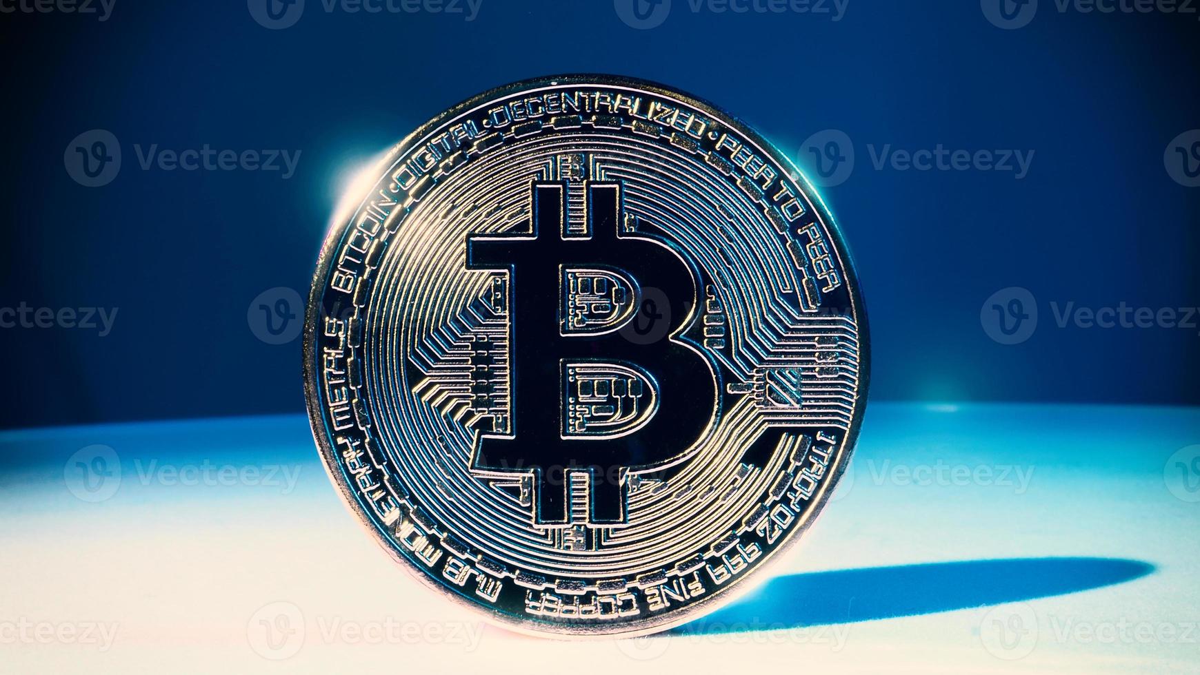 cryptocurrency bitcoin en beursgrafiekbalk foto